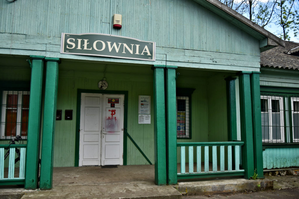 Osiedle Przyjaźń w Warszawie - siłownia w pawilonie. Gdzie Los Poniesie. Foto: Dawid Białowąs