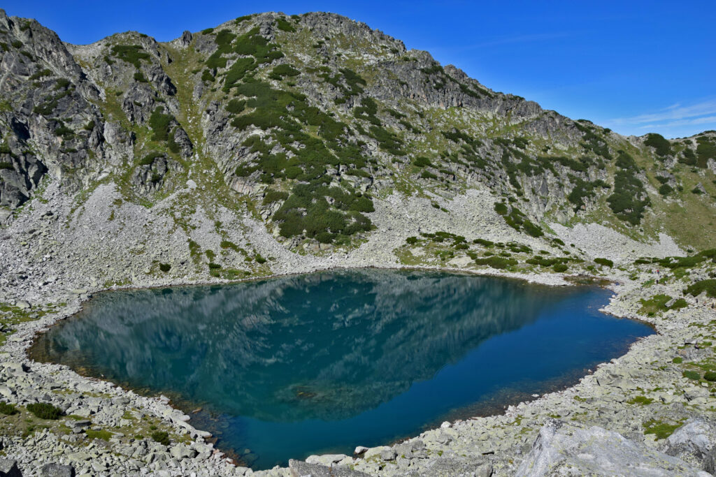 Musała, szlak na szczyt. Plecaki zostawiliśmy na przechowanie w schronisku, na kilkugodzinny trekking wybraliśmy się "na lekko".
