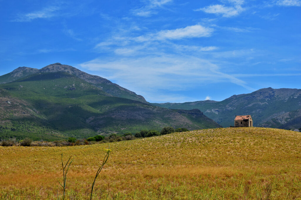 Cap Corse - krajobraz, tapeta. Domek Korsyka