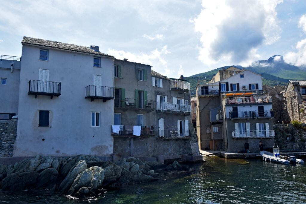 Erbalunga kamienice, Cap Corse atrakcje. Korsyka
