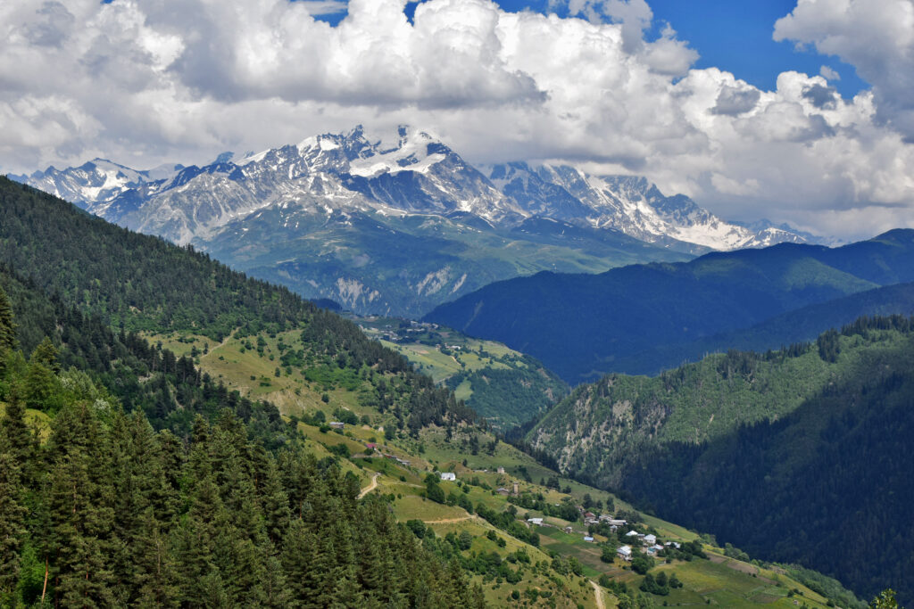 Swanetia, Mestia, trekking Mestia-Ushguli . Ieli