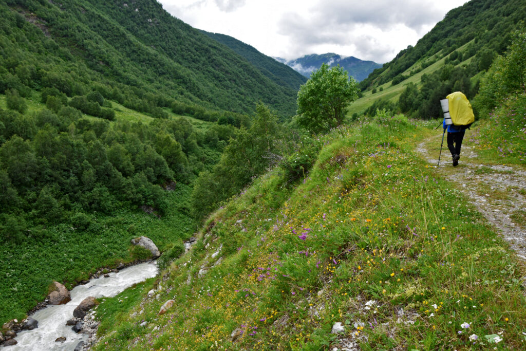 Trekking z mestii do Ushguli - dolina Khaldeschali