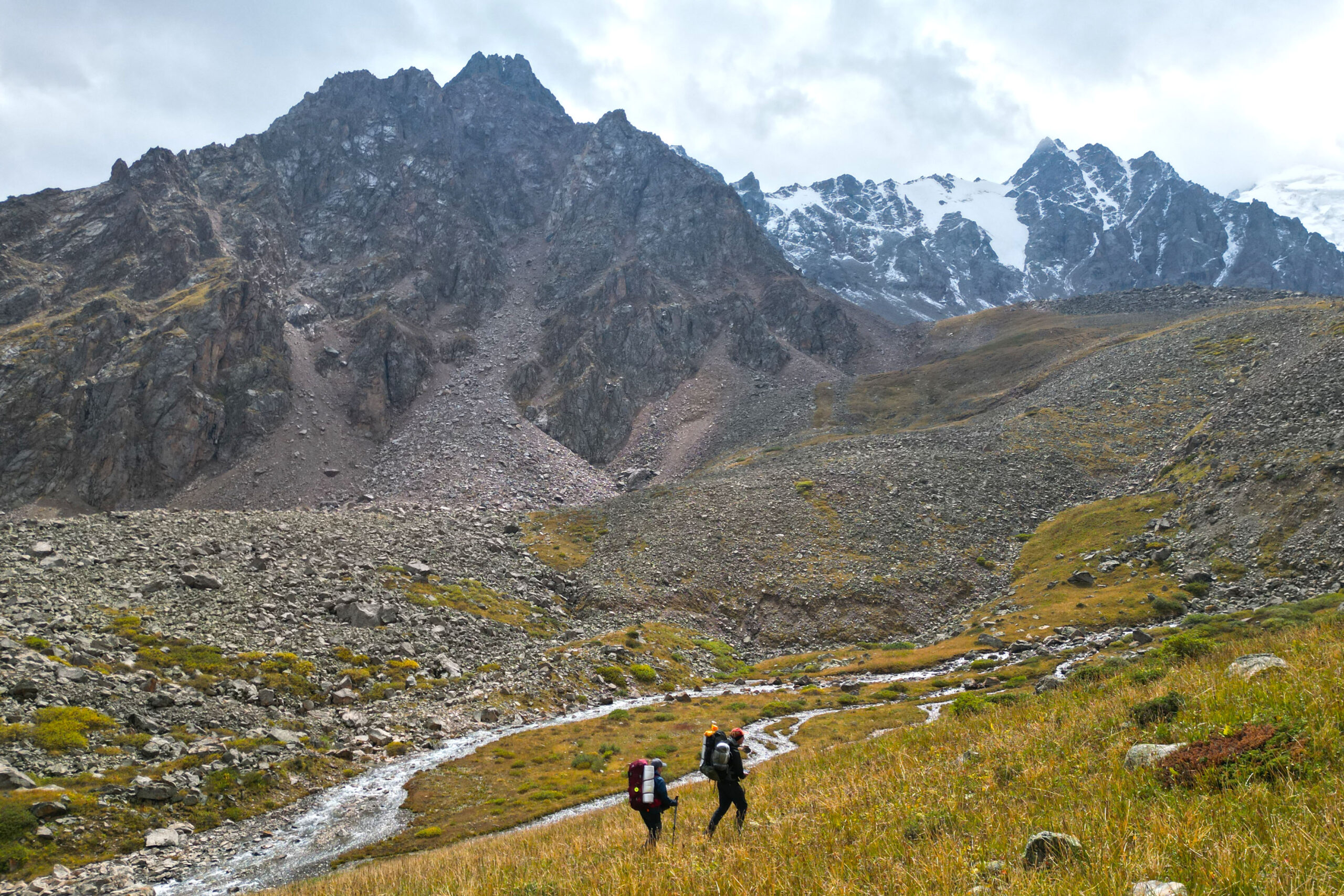 Wielka Pętla Ałmacka - gdzieś w drodze na przełęcz Turystów.