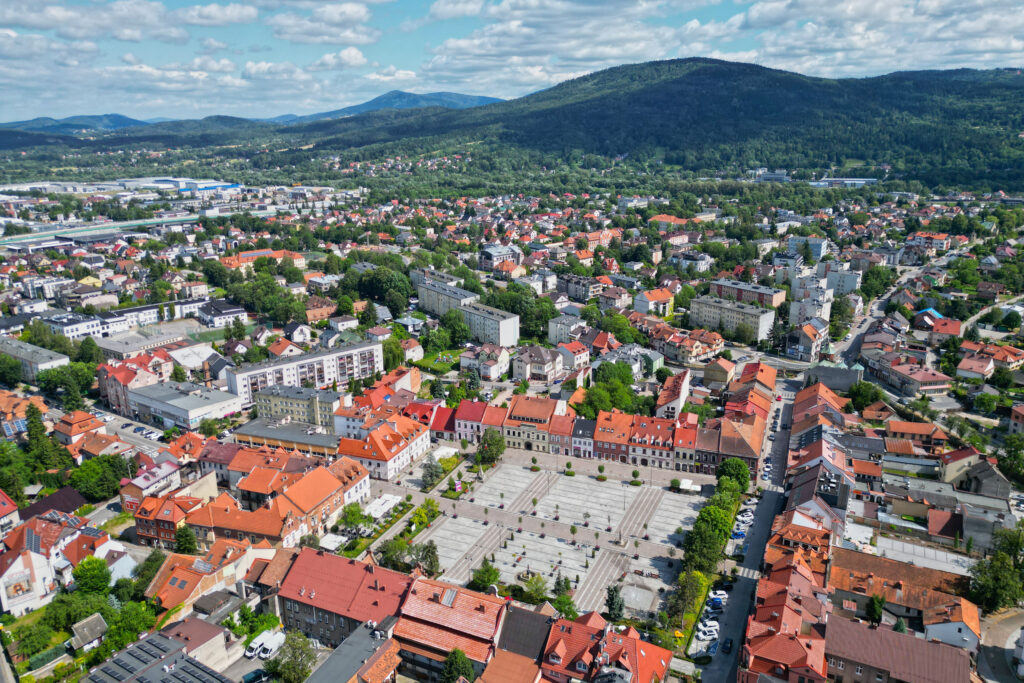 Myślenice - miasto u podnóża gór.
