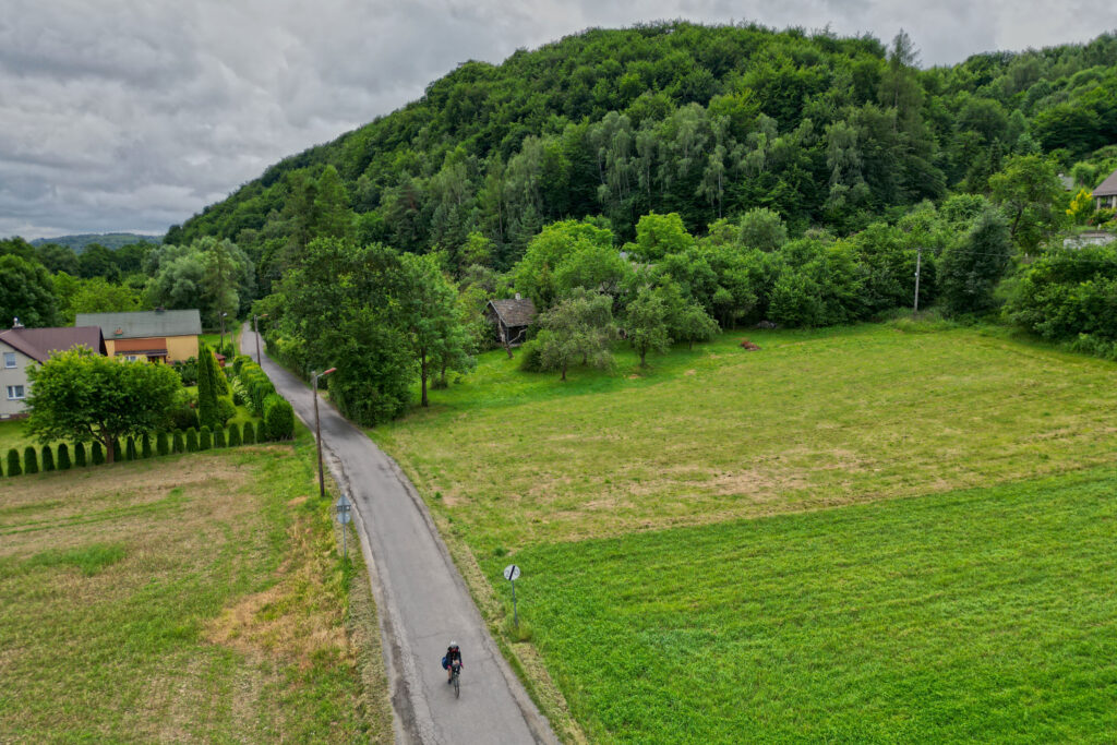 Dolina Prądnika - wjeżdżamy do Ojcowskiego Parku Narodowego.